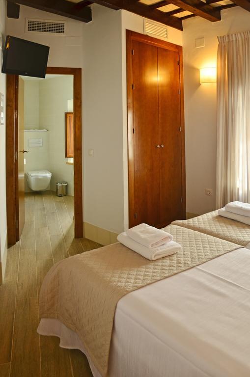 קוניל דה לה פרונטרה Hostal La Fonda חדר תמונה