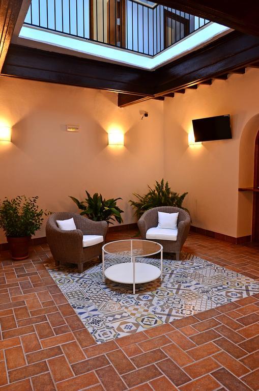 קוניל דה לה פרונטרה Hostal La Fonda מראה חיצוני תמונה